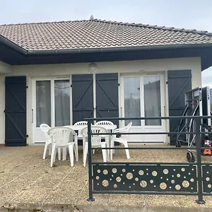 Villa Villas Entiere, 6 Pl,3 Ch , Parking Prive , Climatise, Chatte